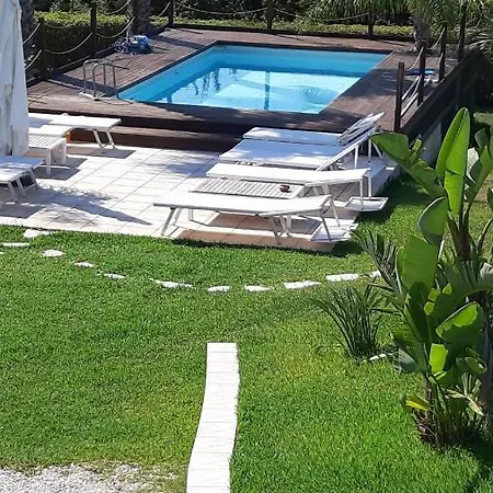 Isola Del Sole, Con Piscina Balestrate