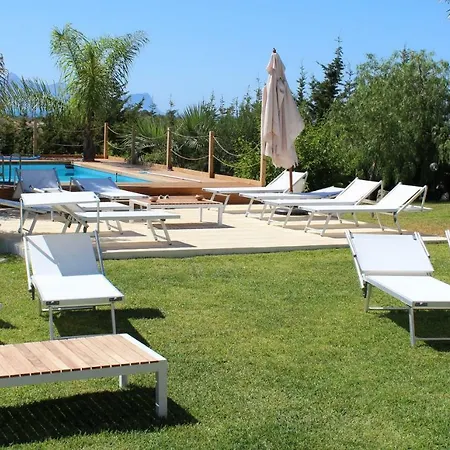 Isola Del Sole, Con Piscina Holiday home