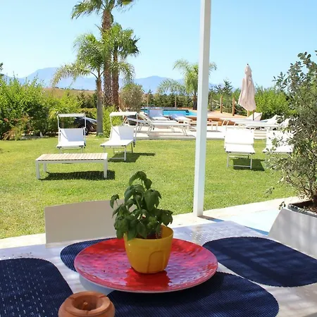 Isola Del Sole, Con Piscina Holiday home